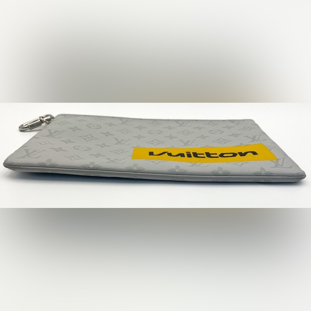 Louis Vuitton White Monogram Antarctica Zip Pouch O-Case Clutch - Picture 6 of 9